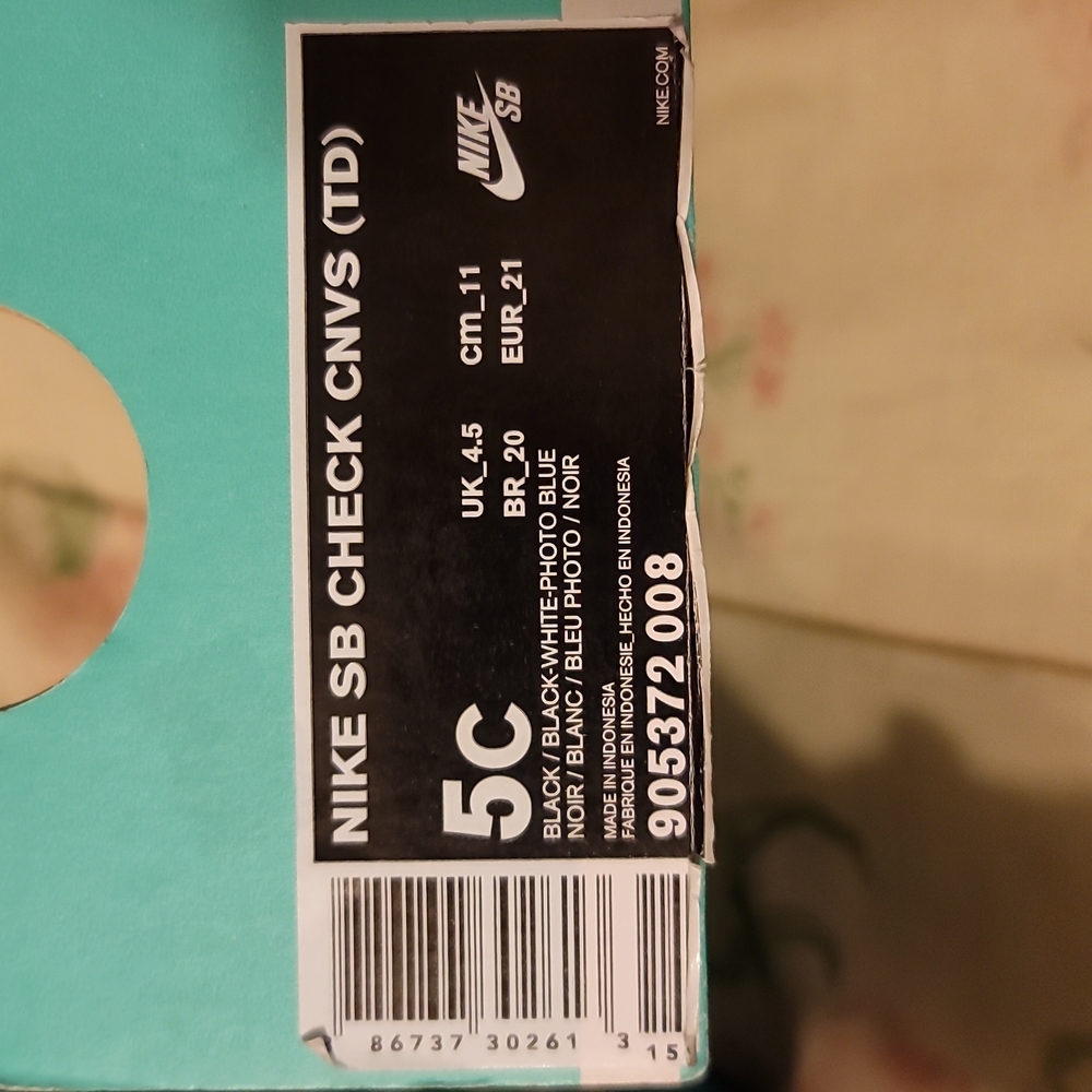 NIB Nike canvas sneakers - Picture 5 of 6